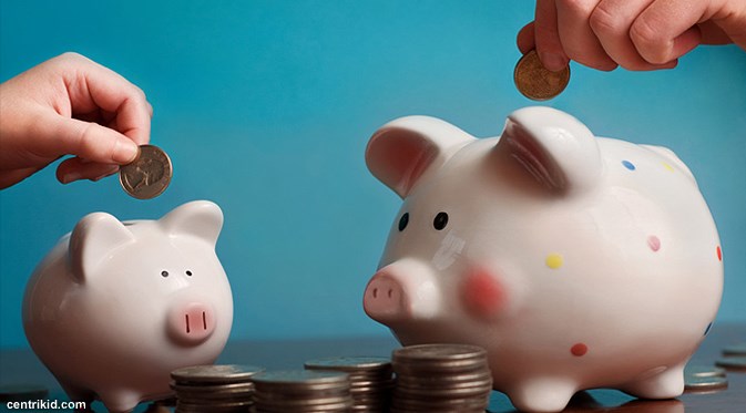 GriyaWisata.com- Mengajarkan bagaimana cara hidup kepada buah hati memang tak segampang mengembalikkan telapak tangan. Butuh kesabaran agar si anak mampu mengerti tujuan Anda mengajarkan si kecil untuk menabung sejak dini.�