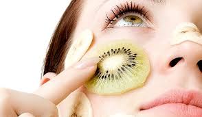 GriyaWisata.com- Kata siapa cantik itu mahal? Jika Anda ingin cantik alami buah- buahan ini bisa menjadi pilihan Anda mau tau buahan yang cocok untuk dibikin masker? Yuk, simak selengkapnya.